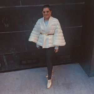 I'm a thrift-finding fanatic & a lover of all things vintage & sustainable.